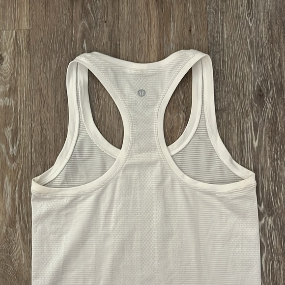 Lululemon White Swiftly Tech Racerback Tank Size 4 - Picture 2 of 5